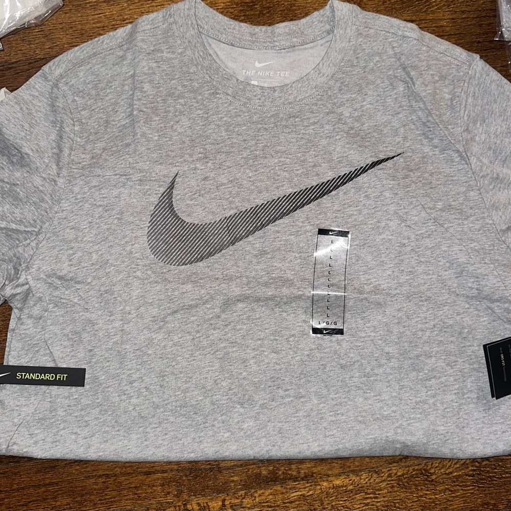 Nike Shirt The Nike Tee Standard Fit Gray Swoosh Front - Size SM MED LG XL - NEW - Picture 2 of 9